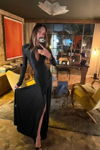 Abito con cut-out in nero