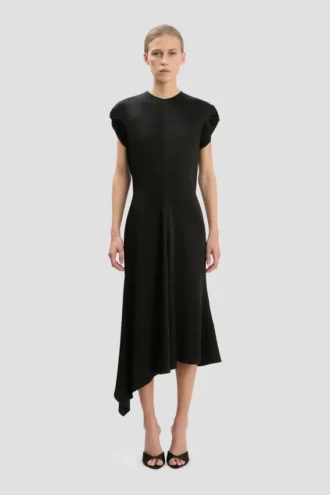 Abito con spalle intrecciate in nero