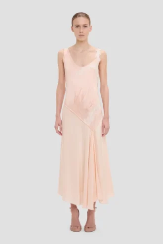Abito in pizzo in fiore