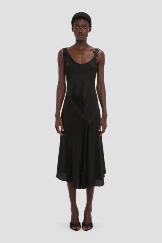Abito in pizzo nero