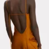 Abito lungo drappeggiato con top a canotta in bronzo Abito lungo drappeggiato con top a canotta in bronzo
