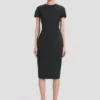 Abito t-shirt aderente in nero Abito t-shirt aderente in nero