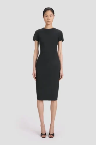 Abito t-shirt aderente in nero