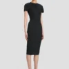 Abito t-shirt aderente in nero Abito t-shirt aderente in nero