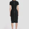 Abito t-shirt aderente in nero Abito t-shirt aderente in nero