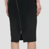 Abito t-shirt aderente in nero Abito t-shirt aderente in nero