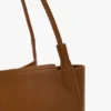 Borsa tote The Victoria grande in pelle marrone chiaro Borsa tote The Victoria grande in pelle marrone chiaro