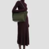 Borsa tote The Victoria in pelle scamosciata verde oliva scuro Borsa tote The Victoria in pelle scamosciata verde oliva scuro