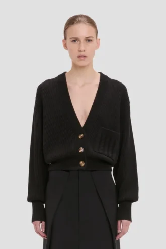Cardigan con tasche a trecce in nero