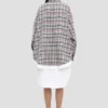 Giacca-camicia cocoon dal taglio morbido a quadri blu-rossi Giacca-camicia cocoon dal taglio morbido a quadri blu-rossi