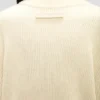 Maglione dalla vestibilità comoda in avorio Maglione dalla vestibilità comoda in avorio