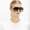 Occhiali da sole a maschera a strati con sfumatura nera Occhiali da sole a maschera a strati con sfumatura nera