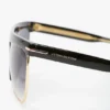Occhiali da sole in metallo e acetato scolpiti con parte superiore piatta Occhiali da sole in metallo e acetato scolpiti con parte superiore piatta