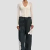 Pantaloni cargo con stampa floreale blu scuro Pantaloni cargo con stampa floreale blu scuro