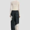 Pantaloni cargo con stampa floreale blu scuro Pantaloni cargo con stampa floreale blu scuro