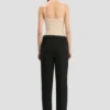 Pantaloni sartoriali a gamba dritta in nero Pantaloni sartoriali a gamba dritta in nero