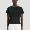 T-shirt dal taglio aderente in nero T-shirt dal taglio aderente in nero